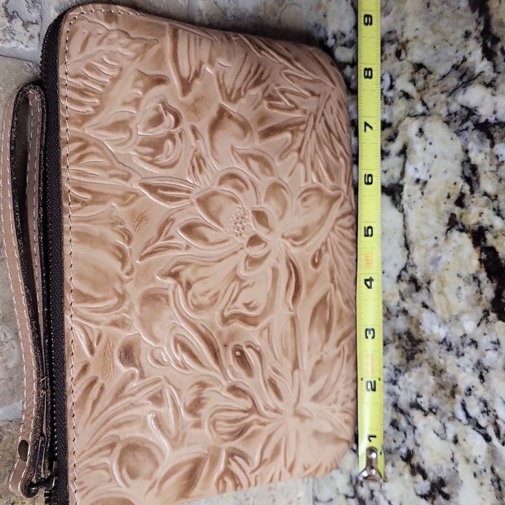 Patricia Nash Burnished Tooled Cassini Wristlet - Picture 2 of 13